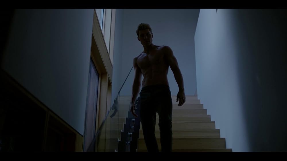 Raptus descending the stairs